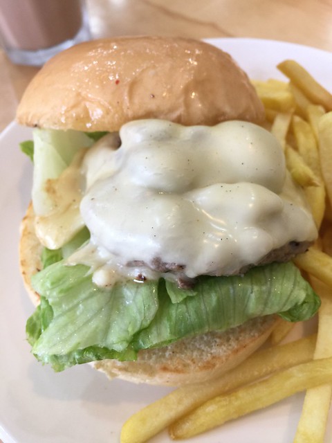 三峽北大-路思特 Rooster Burger & Cafe