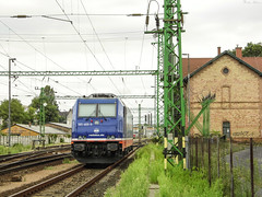 Trains - Raildox 185