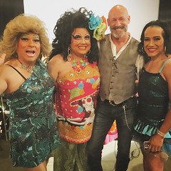 Chico's Angels Read FOUR QUEENS