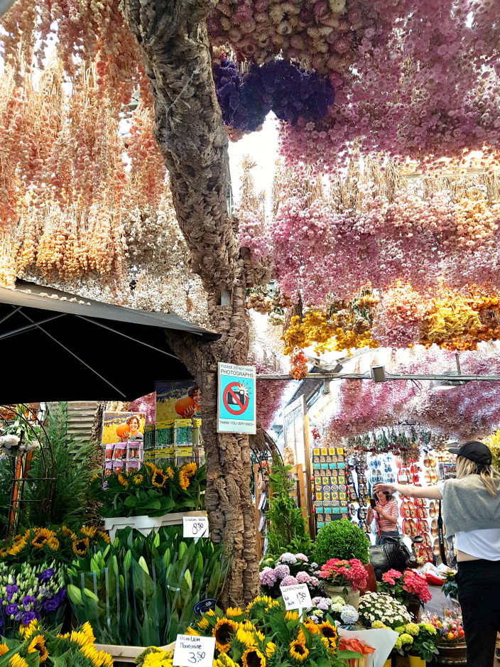 Flower market. 2