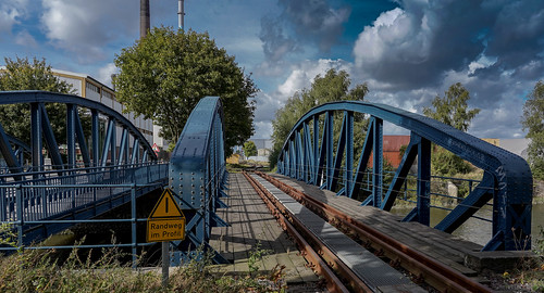 Die alte Eisenbahnbrücke über ein Fleet in Hamburg