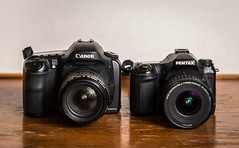 Canon EOS-10D (2003) / Pentax *ist D (2003)