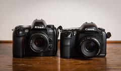 Nikon D100 (2002) / Canon EOS-10D (2003)