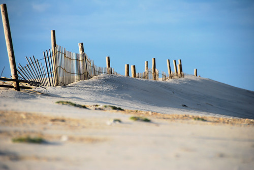 beach fence sand nikon assateague lowangle beachfence 18200vr d80