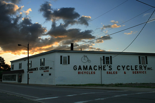 sunset sky bicycle clouds store kitlens fitchburg canonefs1855mmf3556iiusm rebelxti fitchburgma gamachescyclery
