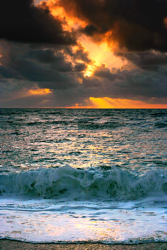 ocean sunset sky france 50mm wave atlantic basque euskadi guethary cenitz 400d p1f1