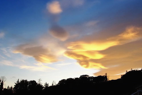 blue summer sky clouds sunrise gold scotland ayrshire largs flickrscorer17 5bangs