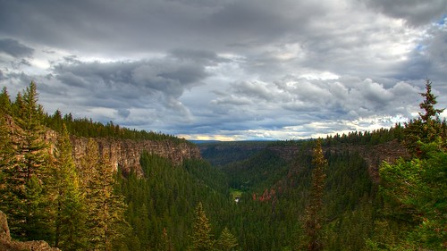 canada bc roadtrip hdr chasm labourdayweekend longweekend canoneos30d canonefs1785mmf456isusm 70milehouse cariboochilcotin paintedchasm