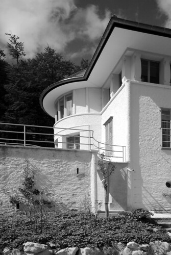 white architecture switzerland lecorbusier lachauxdefonds swissarchitecture maisonblache