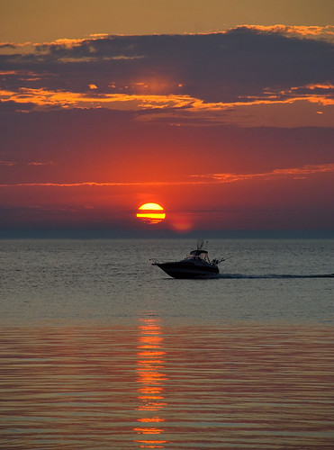 travel sunset usa sun water clouds boat lakemichigan manistee supershot anawesomeshot aplusphoto megashot flickrelite 0121sky richgreenephotography