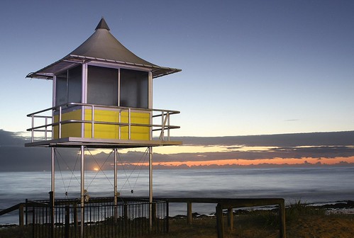 yellow sunrise lifeguard hut nsw centralcoast theentrance