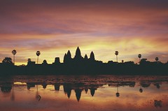 Sunrise behind Ankor Wat