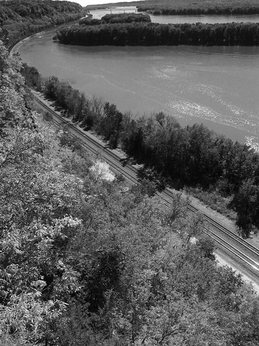 statepark travel usa river mississippi illinois view scenic iowa mississippiriver vista motorcycletouring mississippipalisades