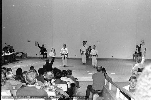scan 1989 28th aakf nationals karate tournament umn.edu us minnesota st paul kodak 5054 roll b 0003.16Gray raw.png