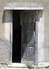Old door, Pathos, August 07