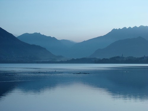 italy lake sunrise lago italia alba brianza lombardia pusiano resegone bosisioparini lagodipusiano