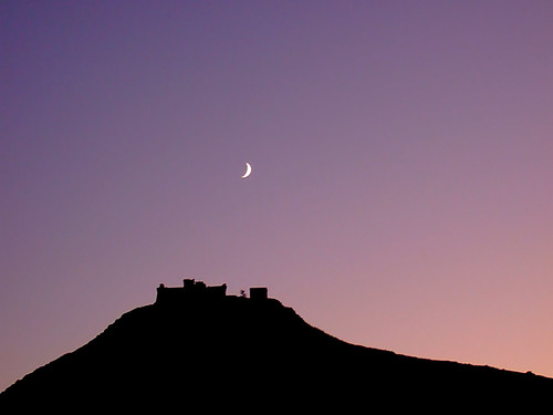 sunset italy moon geotagged island italia tramonto luna luci sicilia favignana geo:lat=37932893 geo:lon=12326145
