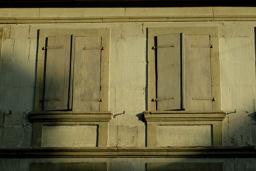 windows stone switzerland nikon suisse pierre swiss september mf bern 07 fenetre volets vaud eyeswideshut avenches fermes