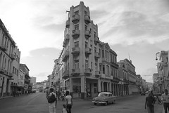 Corner of Galiano and Zanja, in Chinatown, Havana, Cuba | esquina de Galiano y Zanja en el barrio chino de la Habana