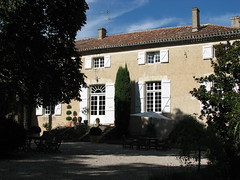 The courtyard at Lartigolle