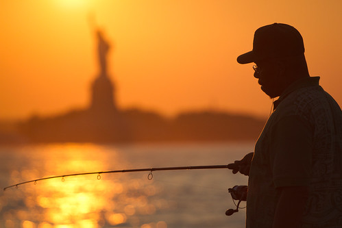 nyc newyorkcity sunset ny newyork brooklyn fishing flickr sunsets statueofliberty redhook nycity 718 louisvalentinojrpark