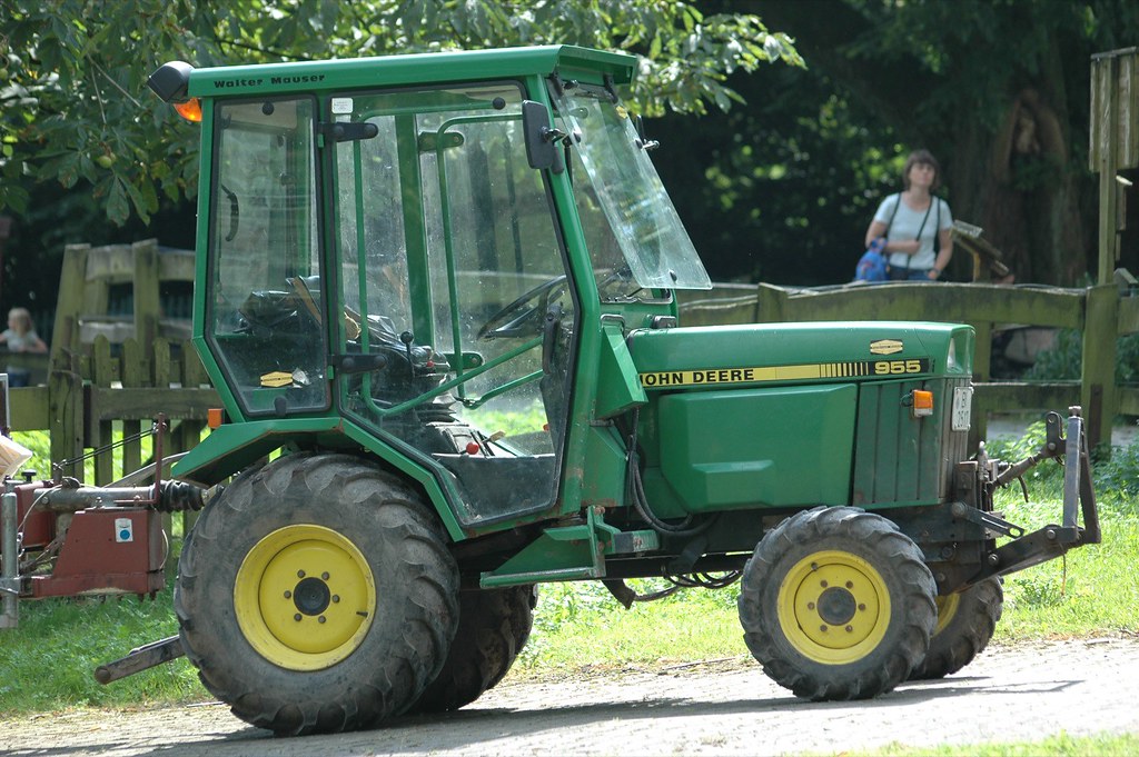 John Deere 955 - a photo on Flickriver