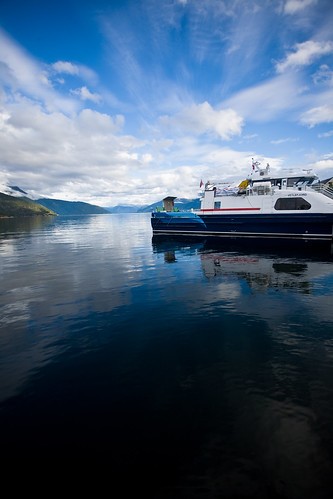 blue reflection water norway clouds boat norge view speedboat wideangle vessel bluesky fjord canonef1740mmf4lusm balestrand sognefjord sognogfjordane balholm