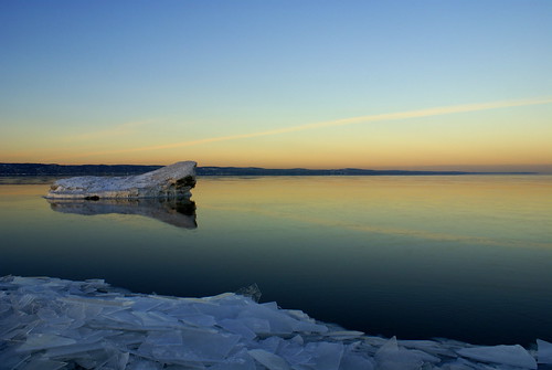 blue winter sunset snow ice minnesota sony explore iceberg fp frontpage duluth lakesuperior a100 explored sonya100 alpha100 angiezpics