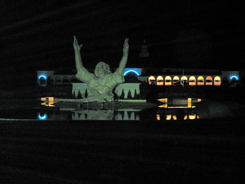 ohio statue night jesus landmark monroe touristtrap solidrockchurch