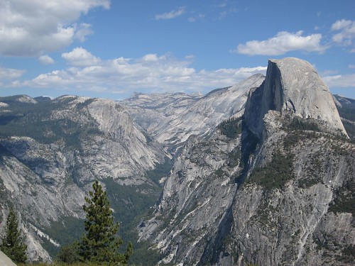 Half Dome sobre el Yosemite Valley