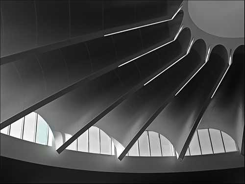 roof bw abstract monochrome architecture austria switzerland blackwhite airport olympus ceiling getty e300 olympuse300 sveits zd fourthirds 1122mm viennaairport