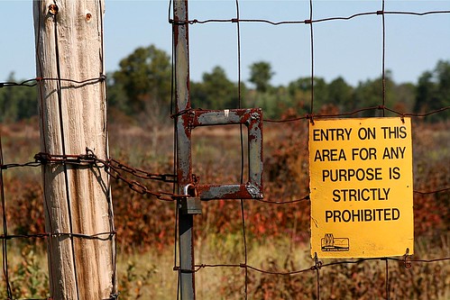 sign rural canon fence landscape wire post lock noentry padlock thermophle bisonfarm sandhillcranewildlifearea