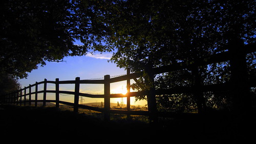 uk blue sunrise fence manchester dawn pylon oldham ashtonunderlyne daisynook failsworth boodlewood