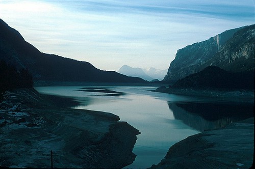 italy lake mountains 35mm landscape scenery kodak january scanned 1981 kodachrome dolomites asa64 molveno