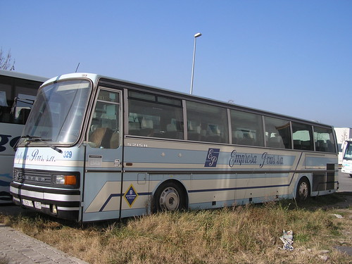 Autobús de l'empresa POUS de Vic