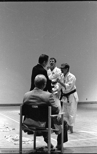 scan 1989 28th aakf nationals karate tournament umn.edu us minnesota st paul kodak 5054 roll b 0005.16Gray raw.png