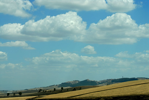 landscape italia nuvole natura puglia vacanze grano inviaggio ascolisatriano estate2007 nikkor70300vr angelaloporchio arrivoadascoli