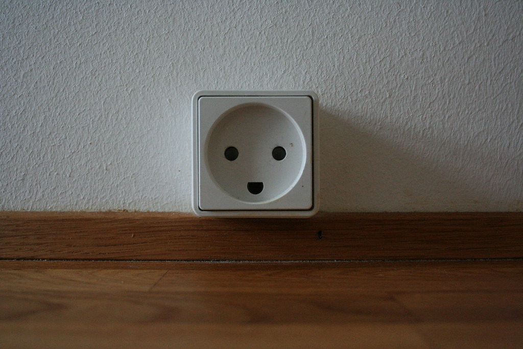 happy plug