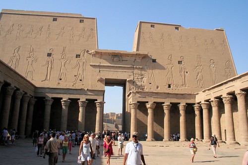 holiday geotagged temple egypt pylon horus 2007 egyptology edfu geo:lat=24977699 geo:lon=3287325