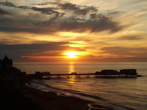 sunset pier video north norfolk reflexions cromer novideo aplusphoto apeachofashot peachofashot