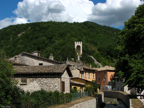 italy geotagged italia village 2006 medieval vicolo borgo medievale marche macerata paese visso mediavale geo:lat=429306037845711 geo:lon=130877087413996