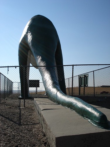 southdakota fence dinosaur tail chainlink walldrug