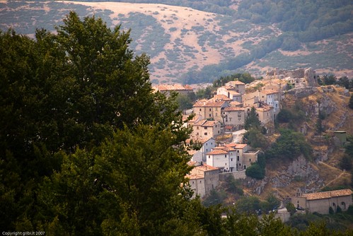 summer italy landscape geotagged italia estate august agosto paesaggio 2007 abruzzo laquila rocche rovere geo:lat=421670746551724 geo:lon=135095496551724