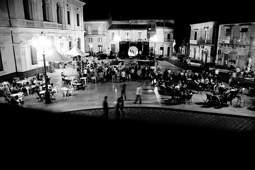 summer italy by night italia estate concerto sicily piazza sicilia palazzoloacreide palazzolo piazzasansebastiano