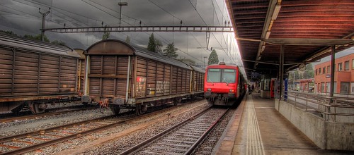 red train switzerland suisse railway sbb wallis hdr valais sierre cff siders nadrazi superaplus aplusphoto