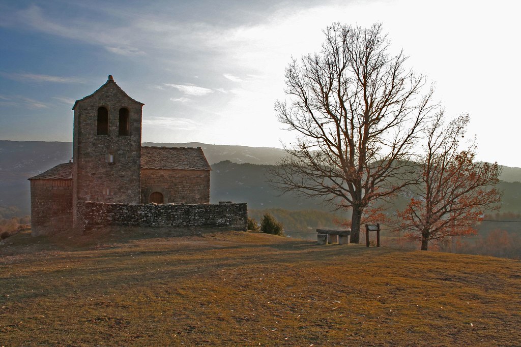 Iglesia románica de Ordovés (Pueblo Deshabitado). moZZia. en Flickr. por. 