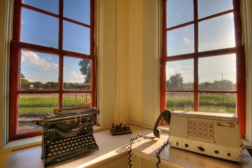 typewriter office texas antique smithville hdr underwood railroadmuseum texasphotofestival