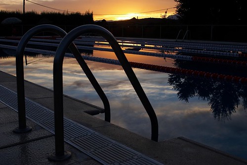 sunset sol swim piscina puesta montesclaros