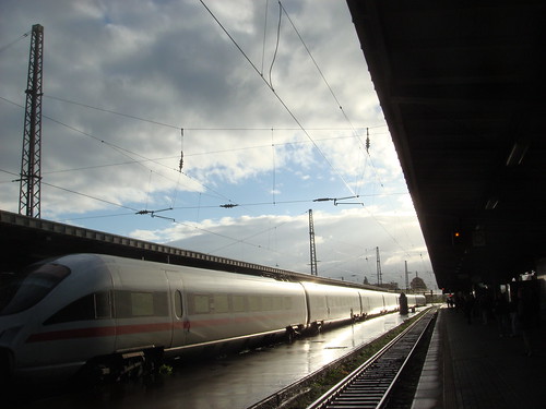 reflection ice clouds train sunrise germany deutschland weimar zug bahnhof bahn gleis intercityexpress elmada