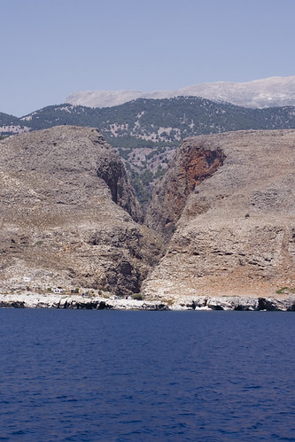 sea mountains geotagged greece crete gorge canonef35mmf2 aradena canoneos400d flickrelite ferrytrip20070721 geo:lat=35190995 geo:lon=24058427 gettyimagesgreece1